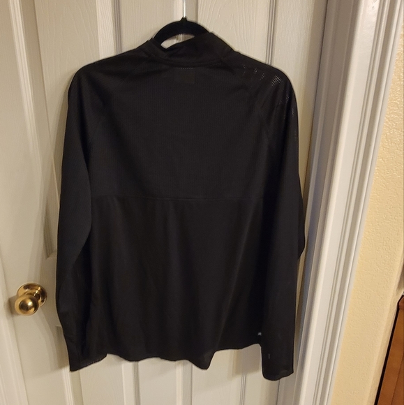 Workout pullover - Picture 2 of 3